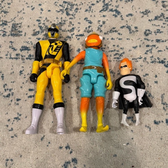 Yellow Power Ranger Fortnight Fish Dude Plus Bonus Syndrome  Action Figures - Picture 1 of 2